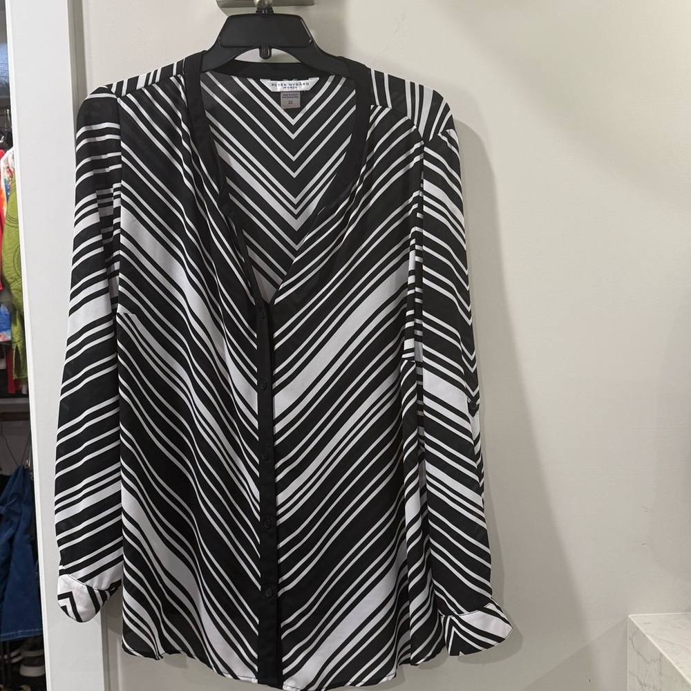 Peter Nygard Black and White Chevron Blouse